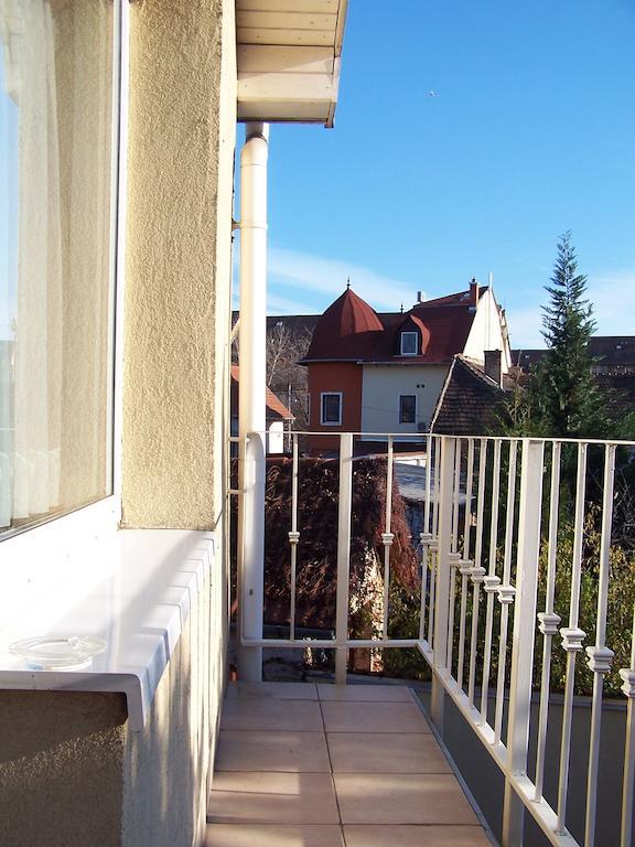 Akacia Apartment - Free Inside Parking, 2 Bedrooms, Garden, Next To Centre Budapest Room photo